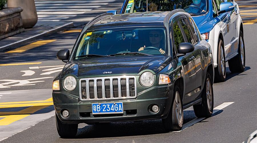 Lateral do Jeep Compass 2020